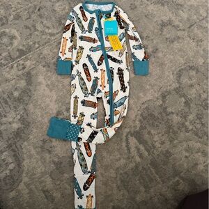 Burt's Bees Baby Teal-Trim Zip Footed Pajamas with Skateboard Print